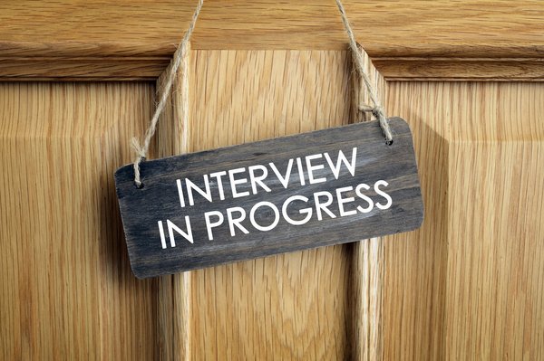 Guide complet pour choisir votre plaque professionnelle